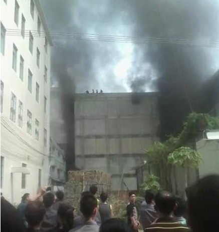 普寧內(nèi)衣廠發(fā)生火災(zāi)大樓事故現(xiàn)場(chǎng)圖片